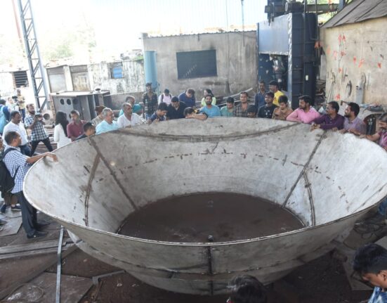 WORLD’S BIGGEST CAULDRON (KADHAI)