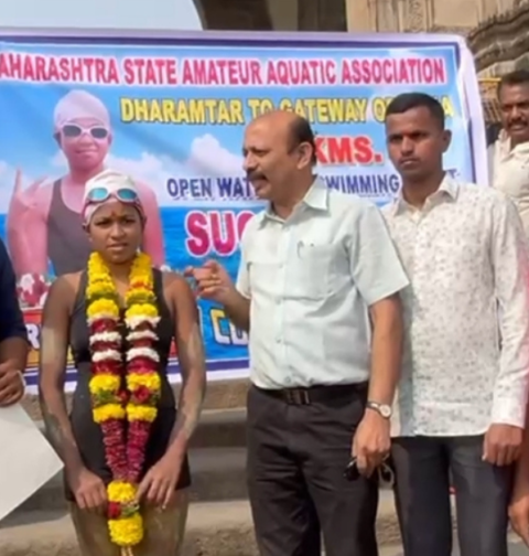 YOUNGEST GIRL SWAM THE LONG DISTANCE IN SHORT TIME IN THE SEA