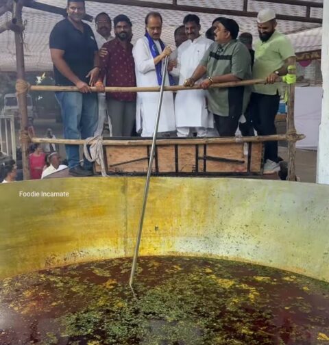 WORLD’S LARGEST MISAL (TRADITIONAL MAHARASHTRIAN DISH)