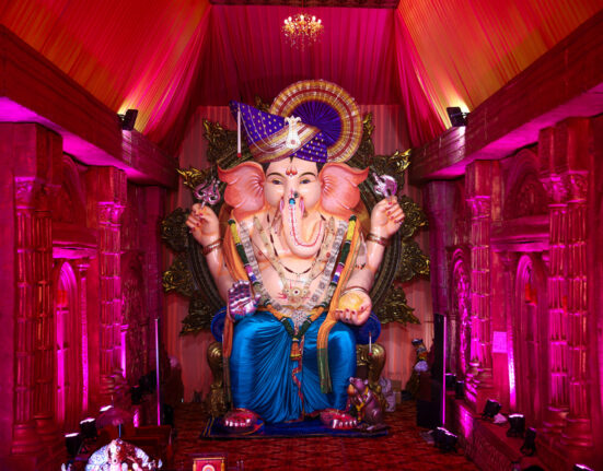 BIGGEST LORD SHREE GANPATI IDOL MADE FROM SHADU MITTI (CLAY)